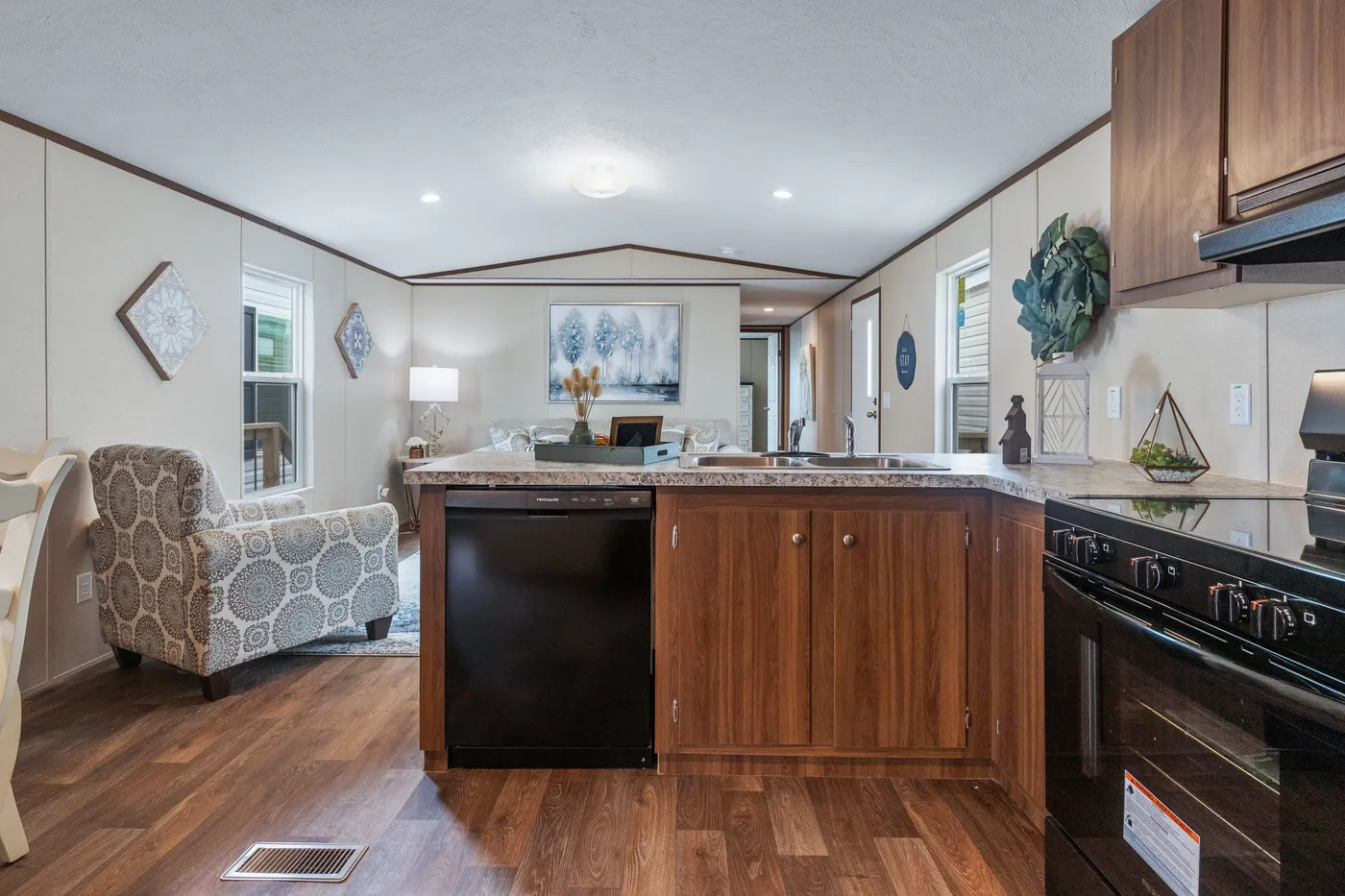 MOVE IN READY RETREAT!! home image