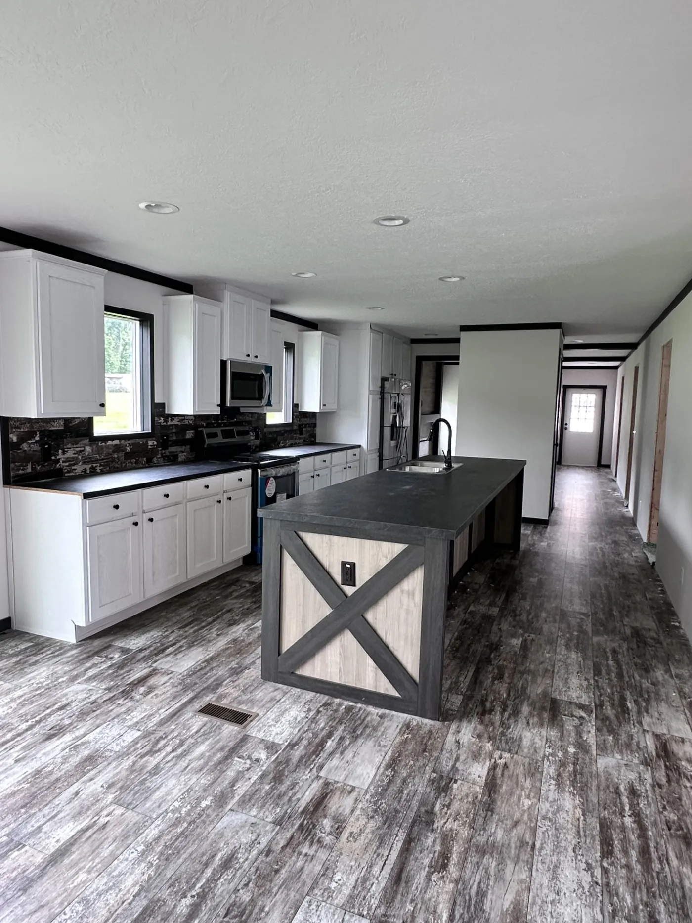 Huge Island, Great for Cooking & Entertaining!