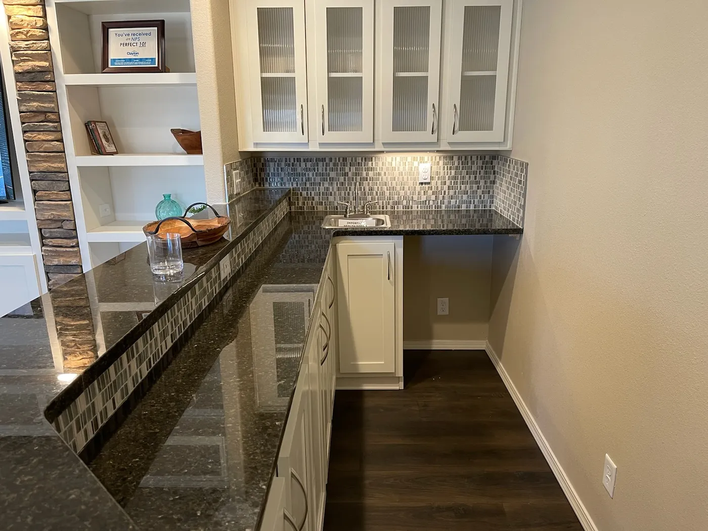 Wet Bar with quartz