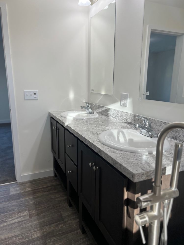 Move IN Ready IN Laurel De

this Beautiful 1,584 SP. FT. Modular
home FEATURES:
3 Bedrooms, 2 Bathrooms
attached 2-CAR Garage, Stunning Kitchen,
walk-IN Closet, One-Floor Open Floor Plan
covered Front Porch
call 302-846-9100 Today FOR More Details 