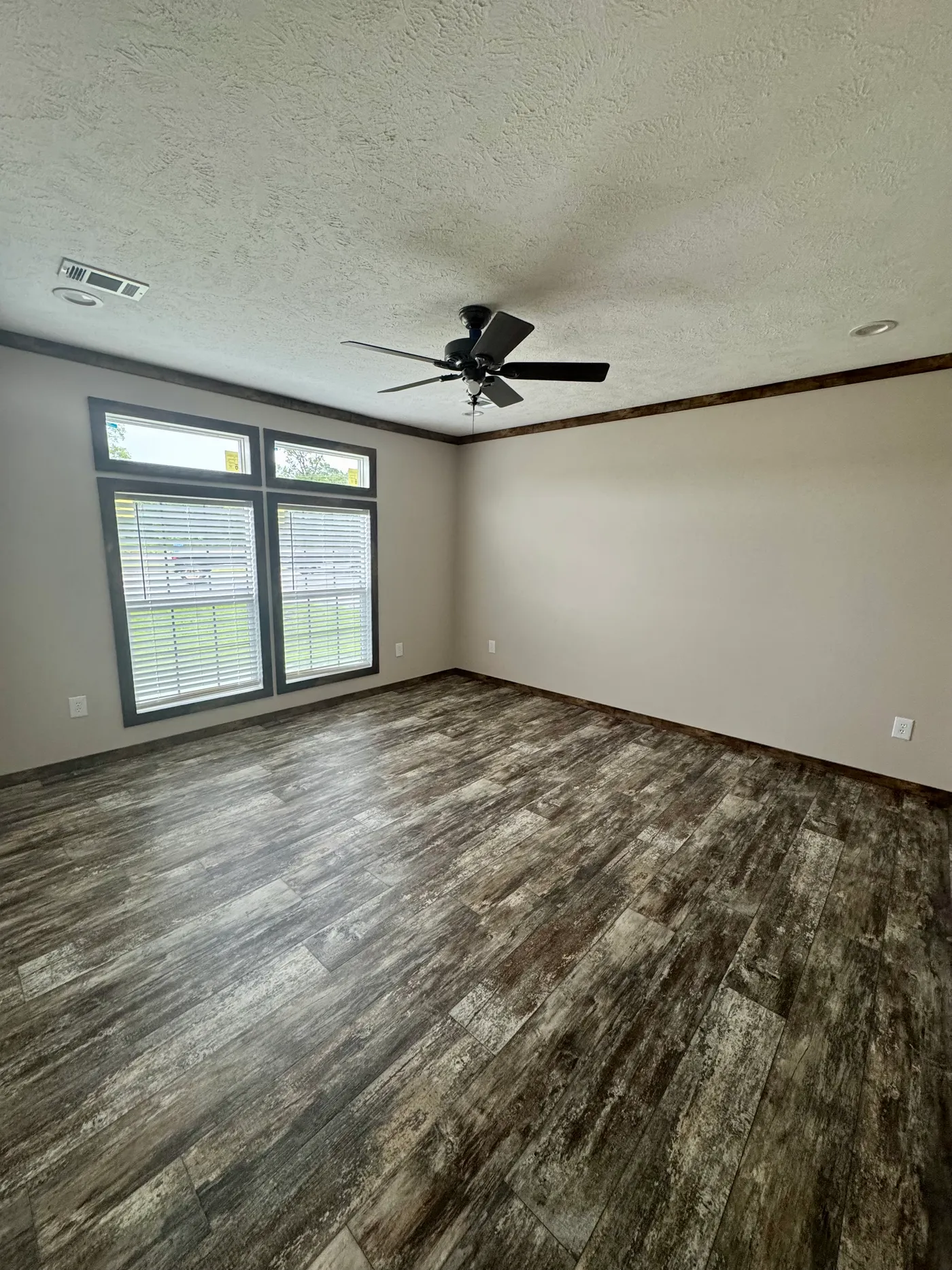 XL master bedroom with huge wall-in closet! 