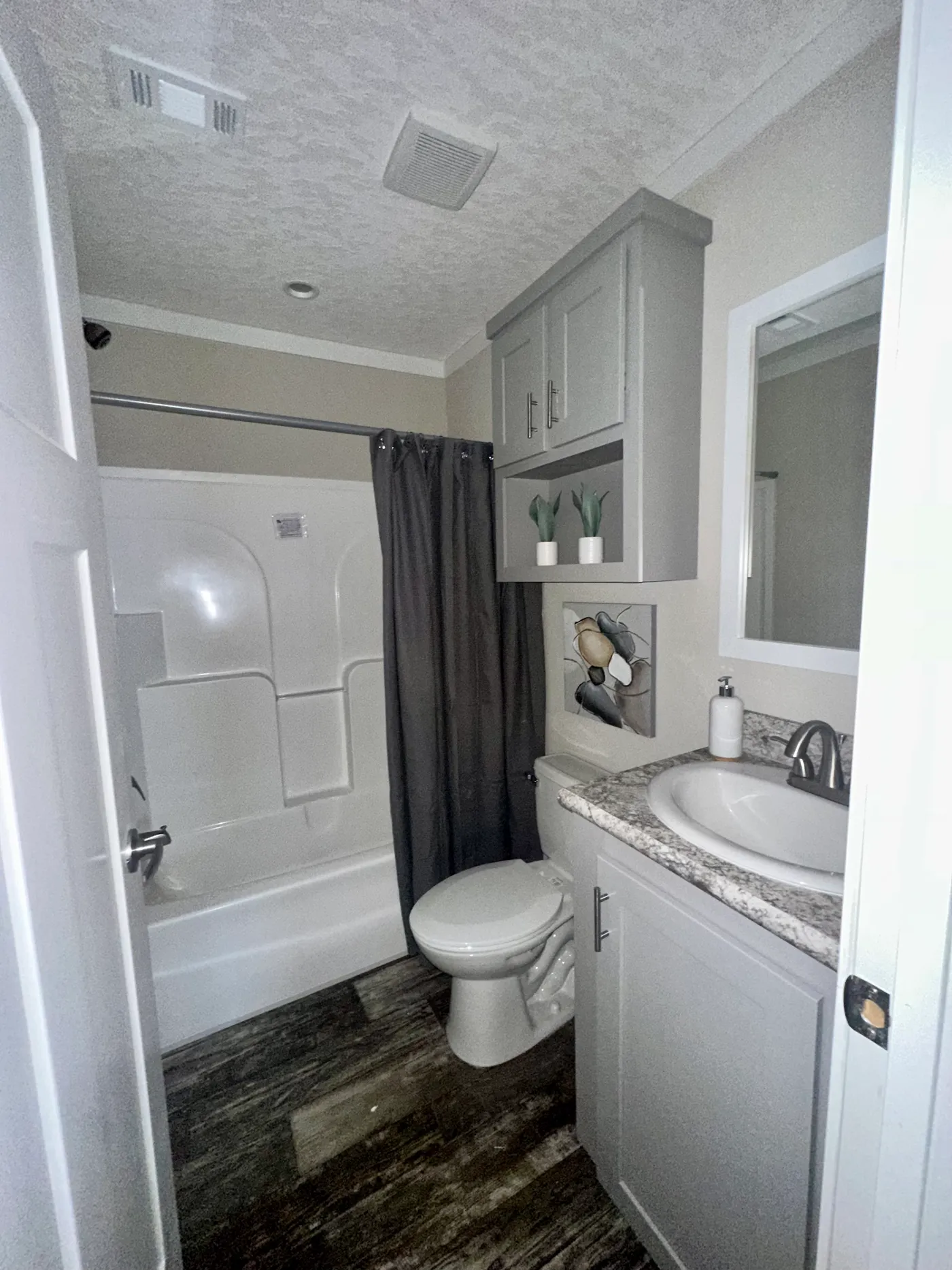 2nd bathroom