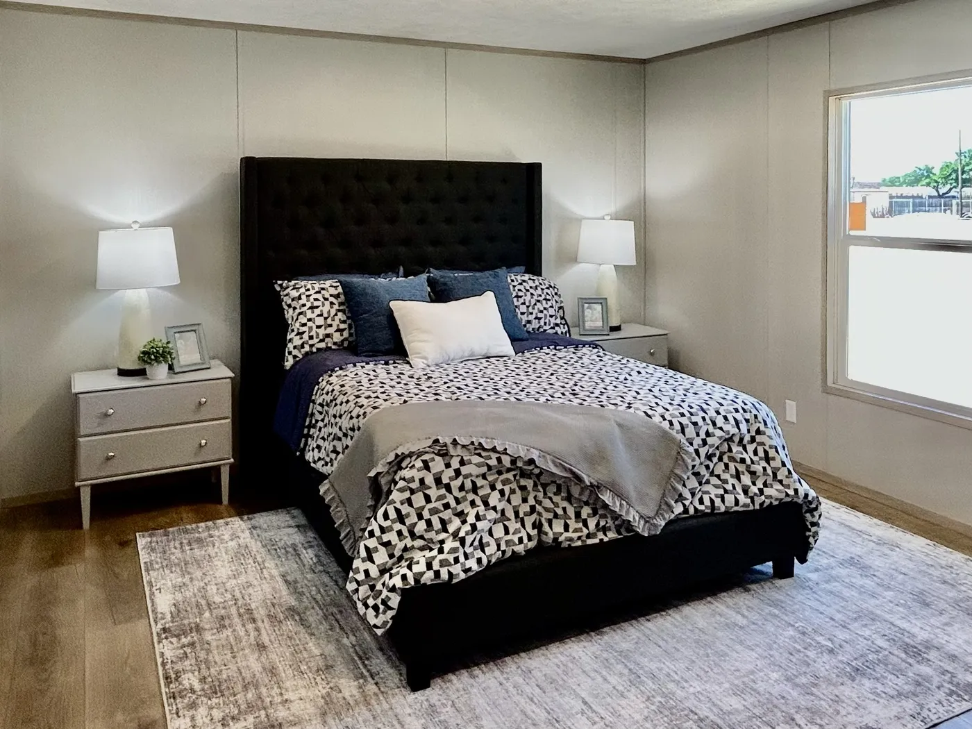 Oversize Primary bedroom