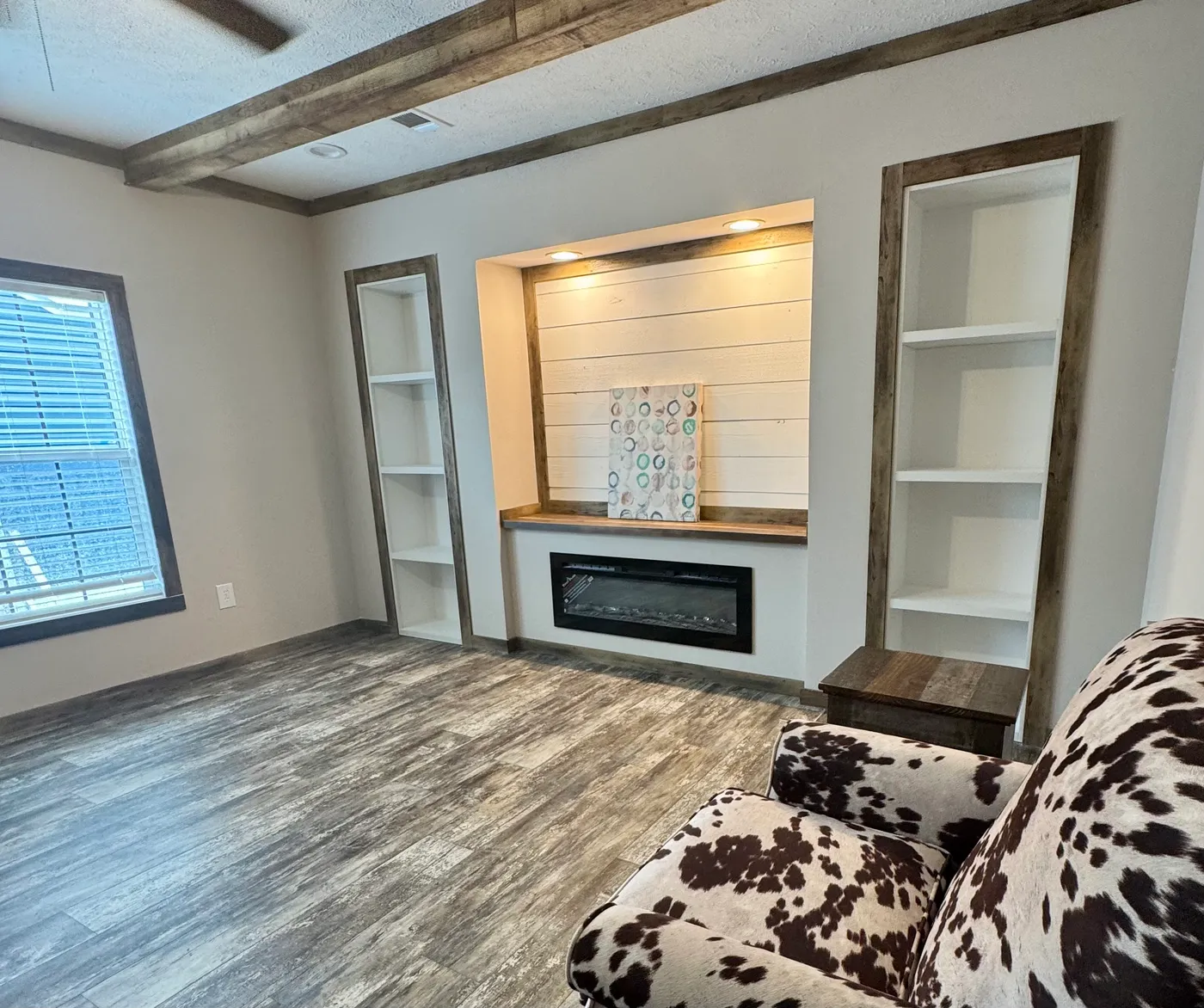 With fireplace!!! ??????