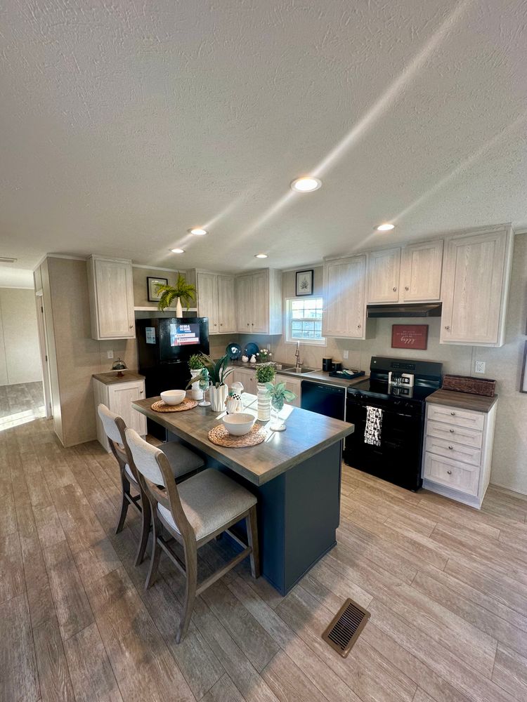 Legend 28X56 4 BR- Move IN Ready 