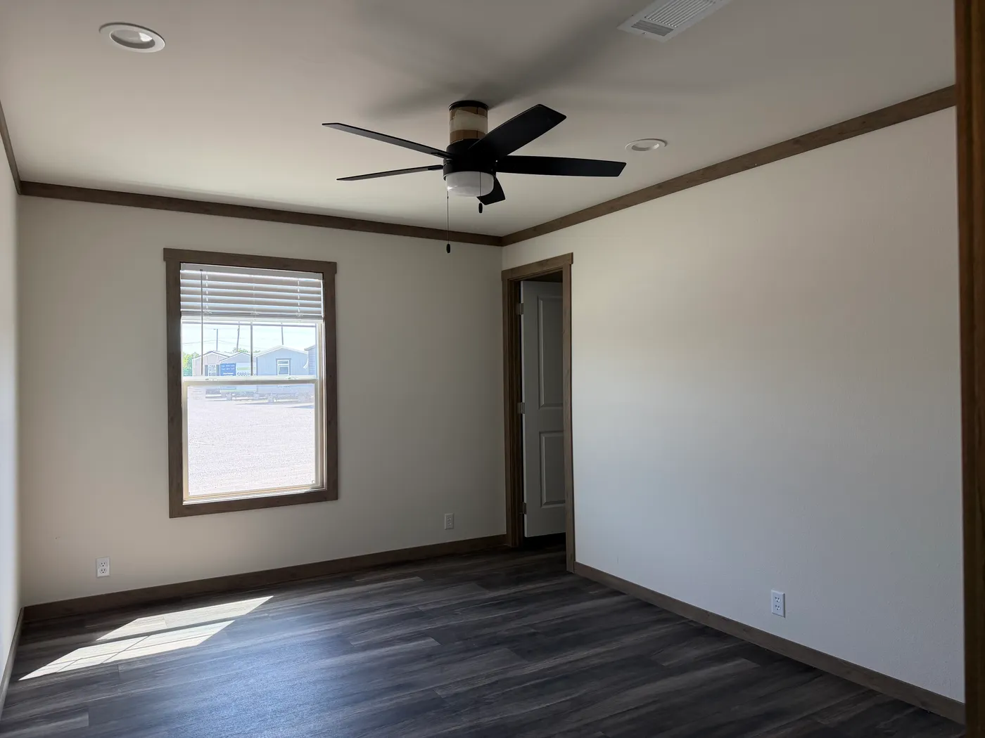 AMPLE Bedroom