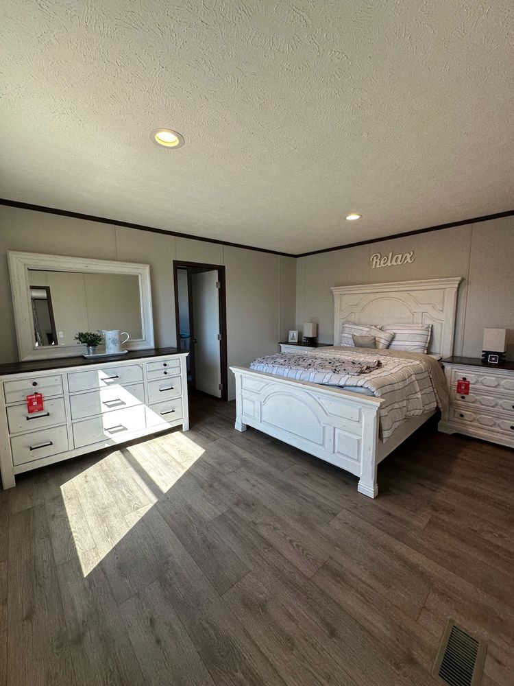 Move-IN Ready 3/2 W/ Furniture -IN Community