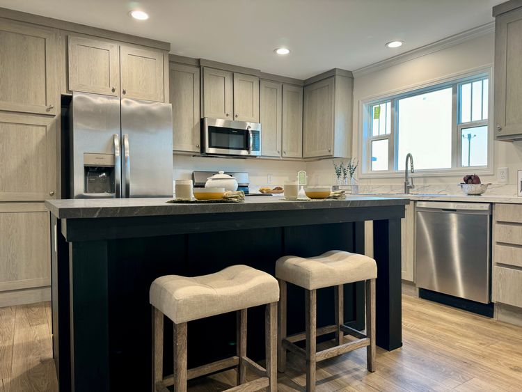 Large Kitchen With Pantry!