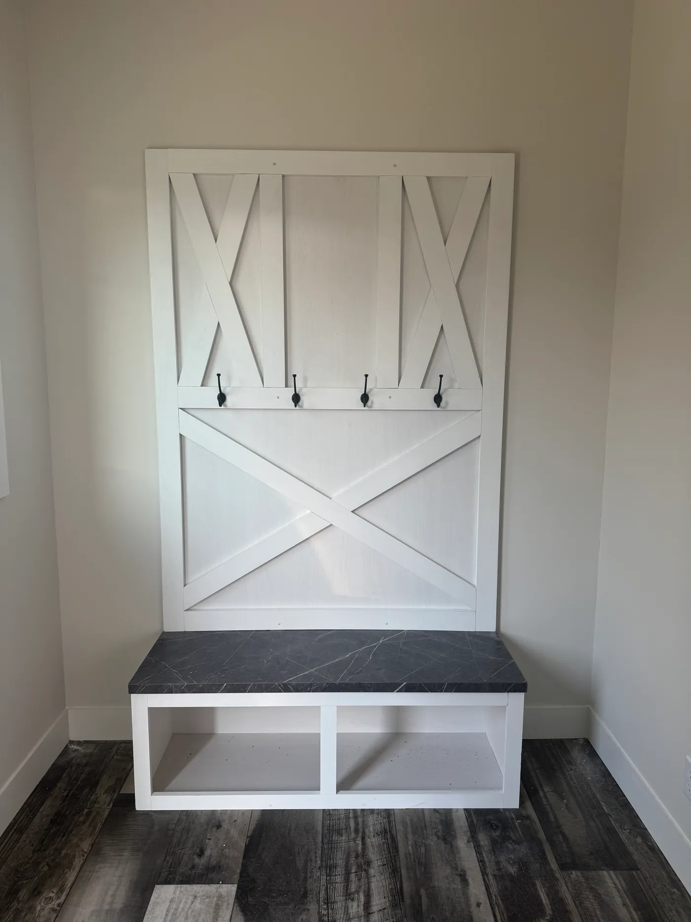 Foyer Bench Seat. 