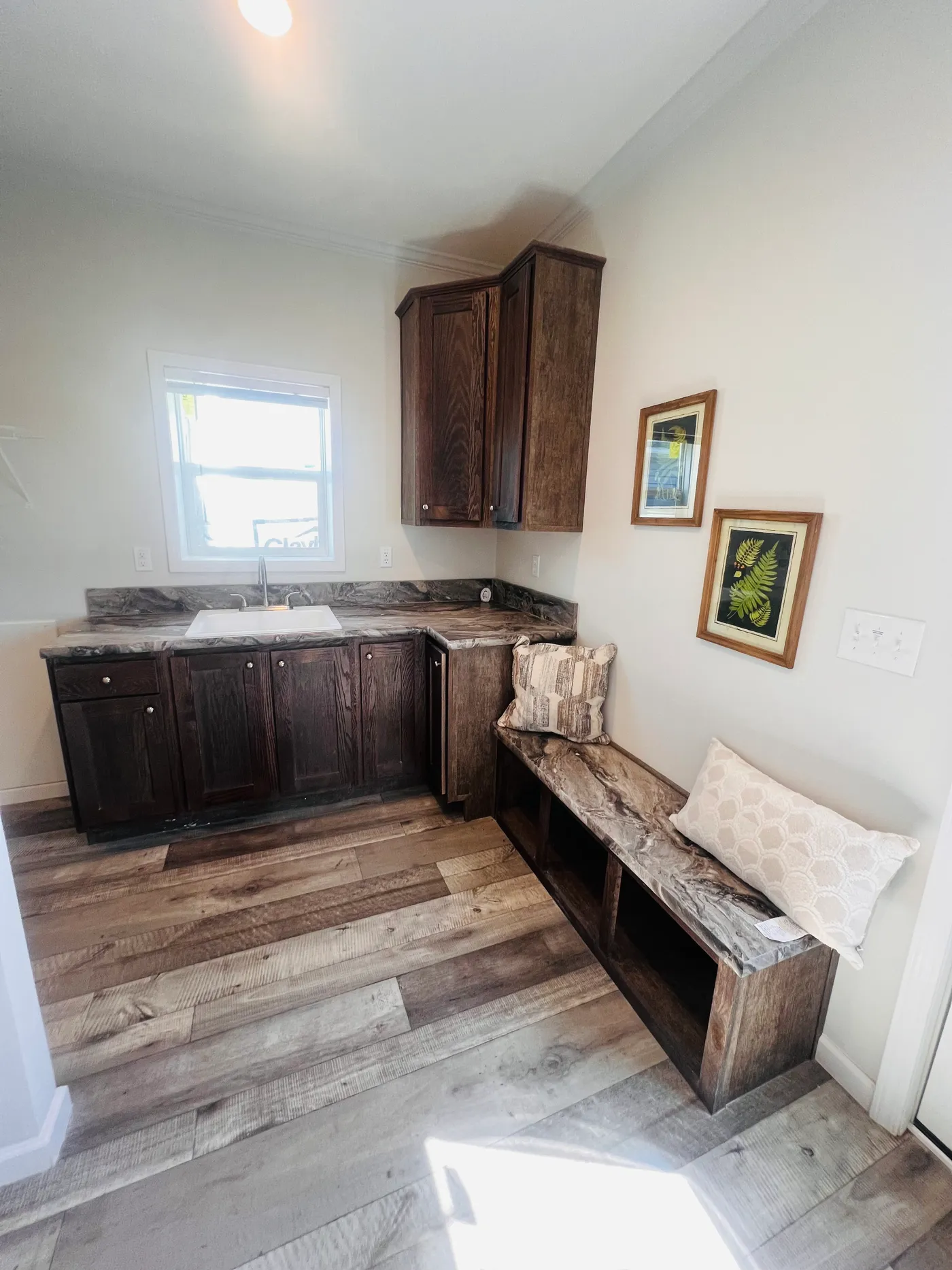 Deacons nook, Utility Mop Sink, Laundry Table