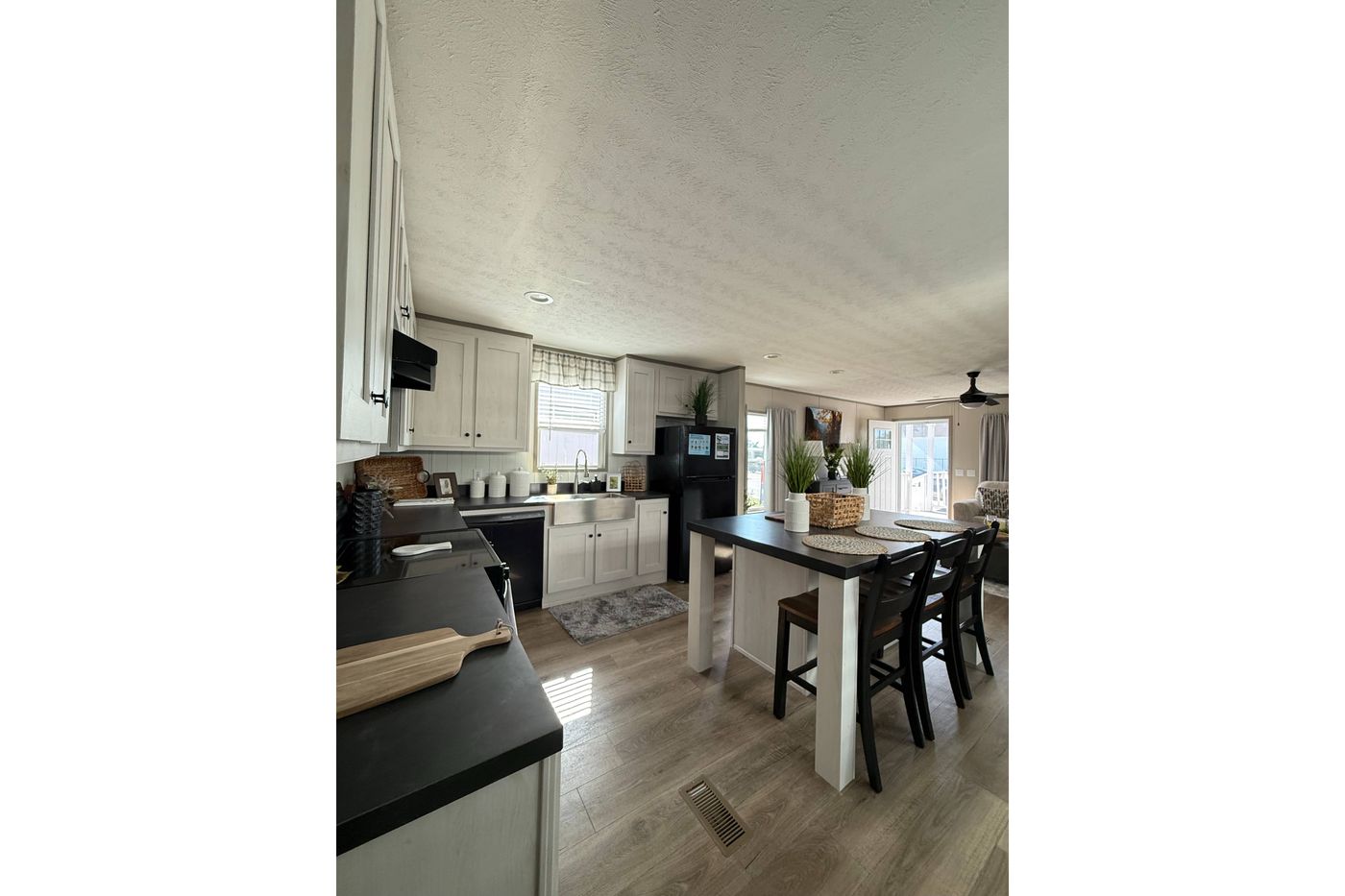 Open Floorplan so you don't miss anything!!