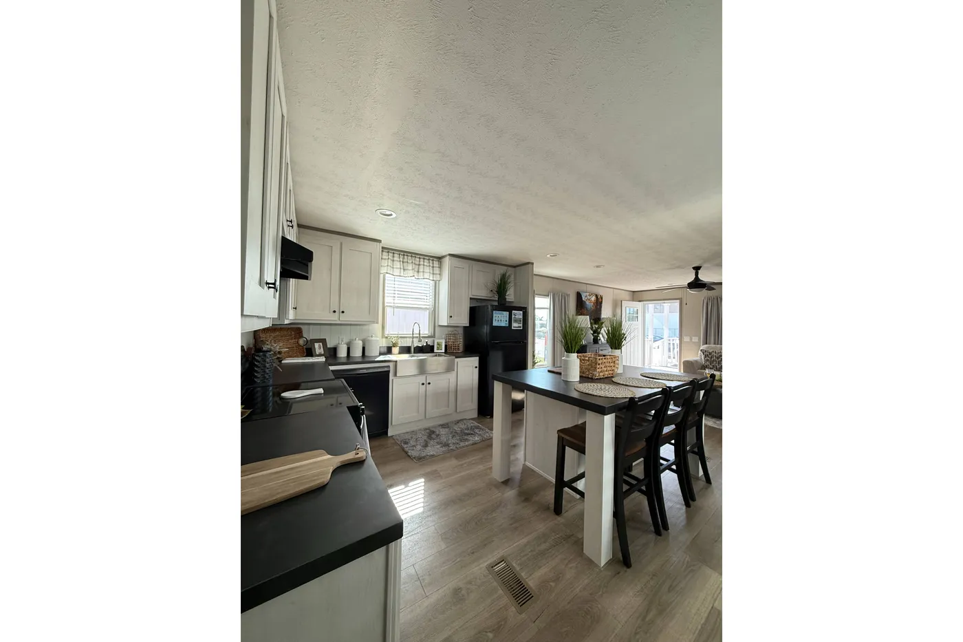 Open Floorplan so you don't miss anything!!