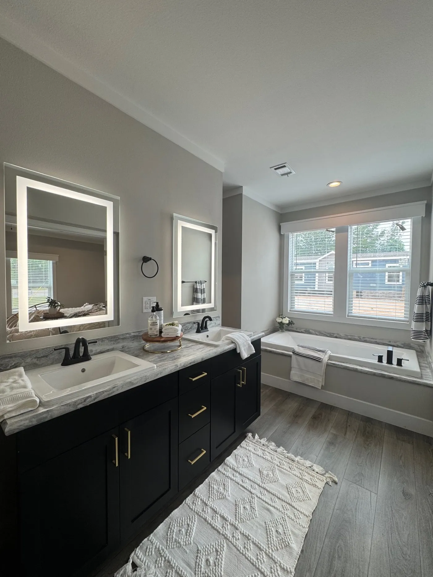 Double vanity, LED mirrors, Drop in soaker tub