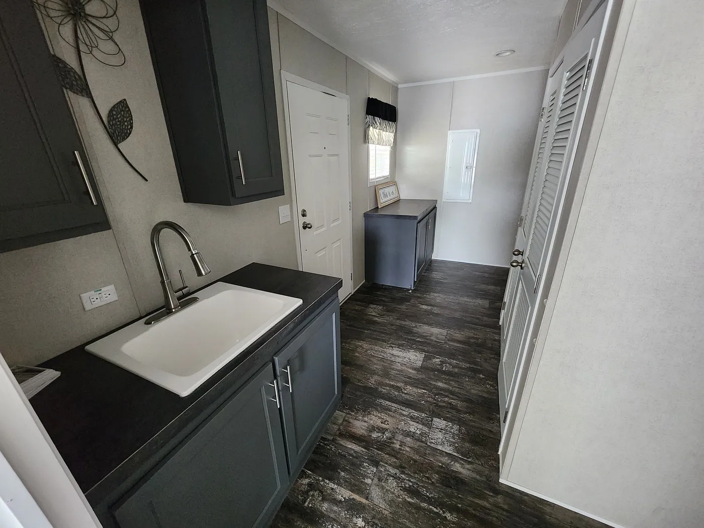 Featuring Optional Utility Sink