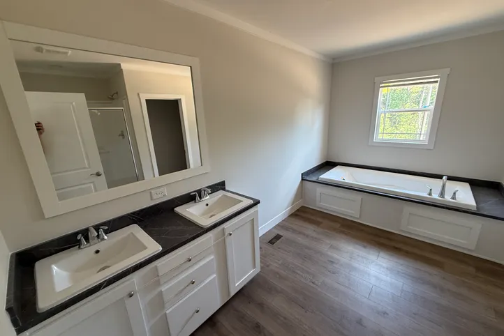 Great primary bathroom!