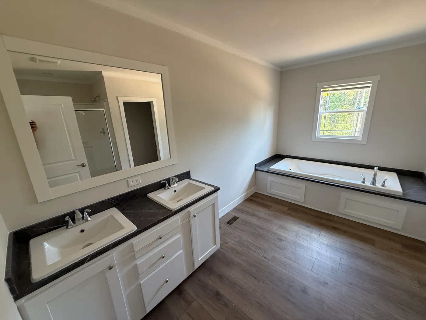 Great primary bathroom!
