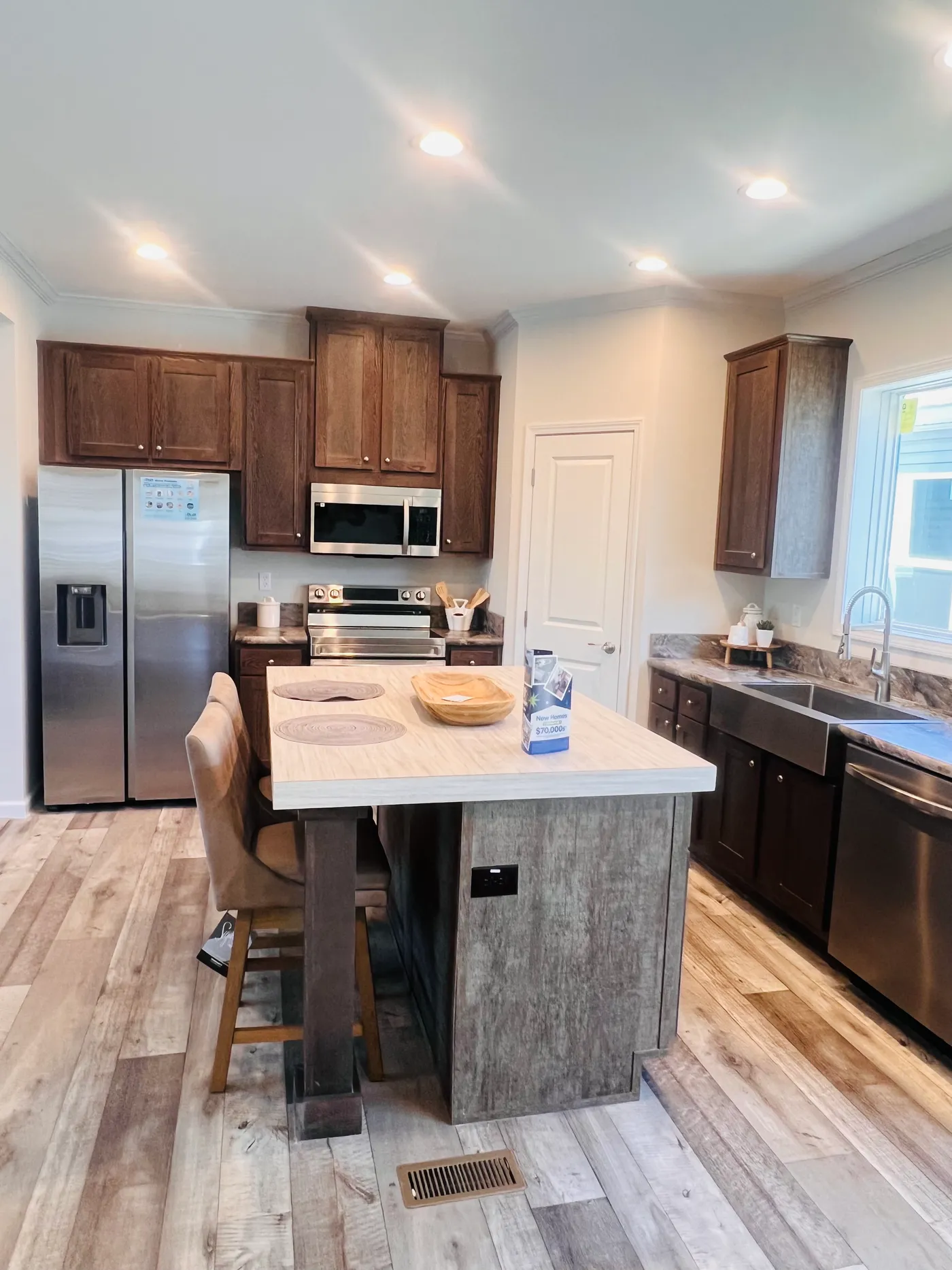 Island Bar, Pantry Closet, Farm Sink