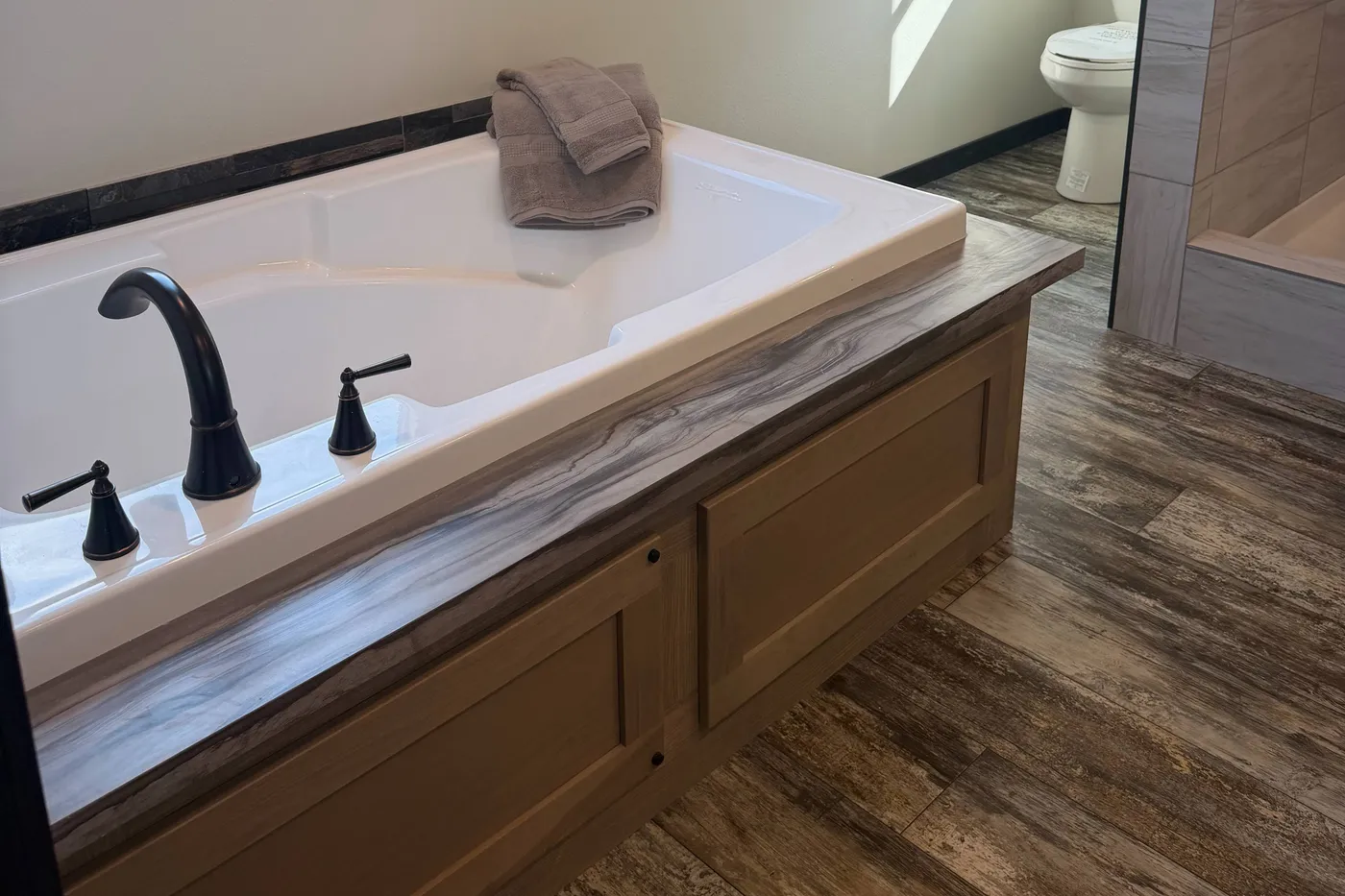 Giant soaker tub!