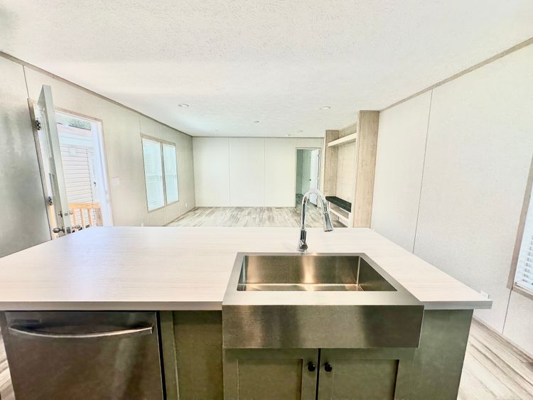 Sleek Modern Design W/ Stainless Appliances!