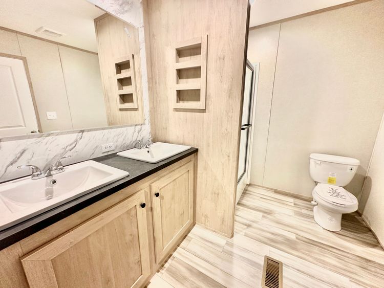 Sleek Modern Design W/ Stainless Appliances!