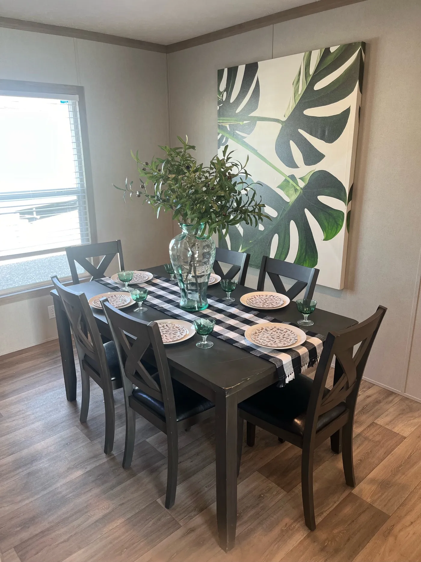 Beautiful manufactured home dining room. Best deals and prices on affordable, quality, Clayton Built manufactured home in texas.
