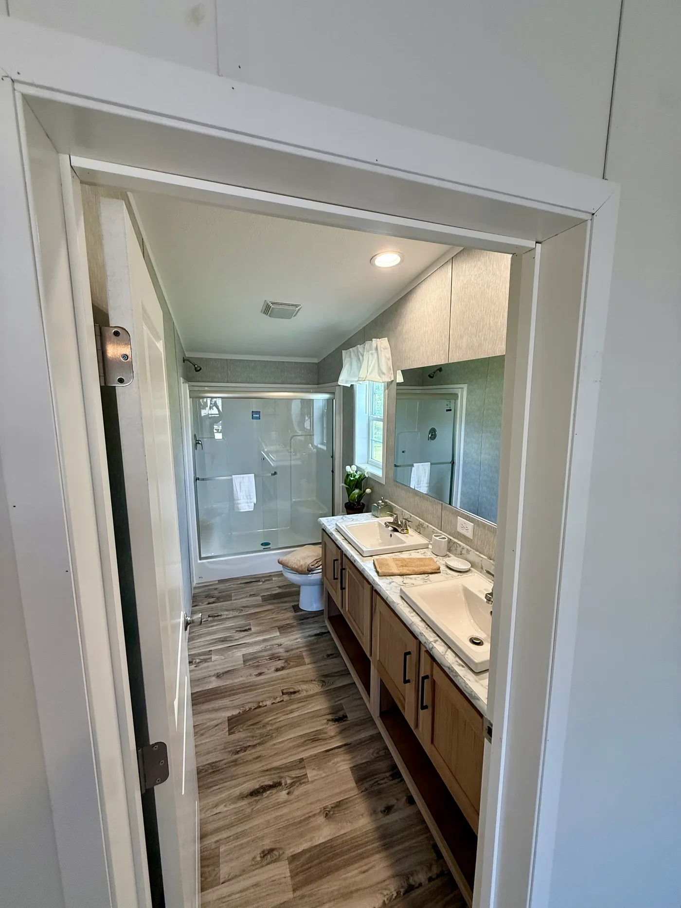 Master bathroom 