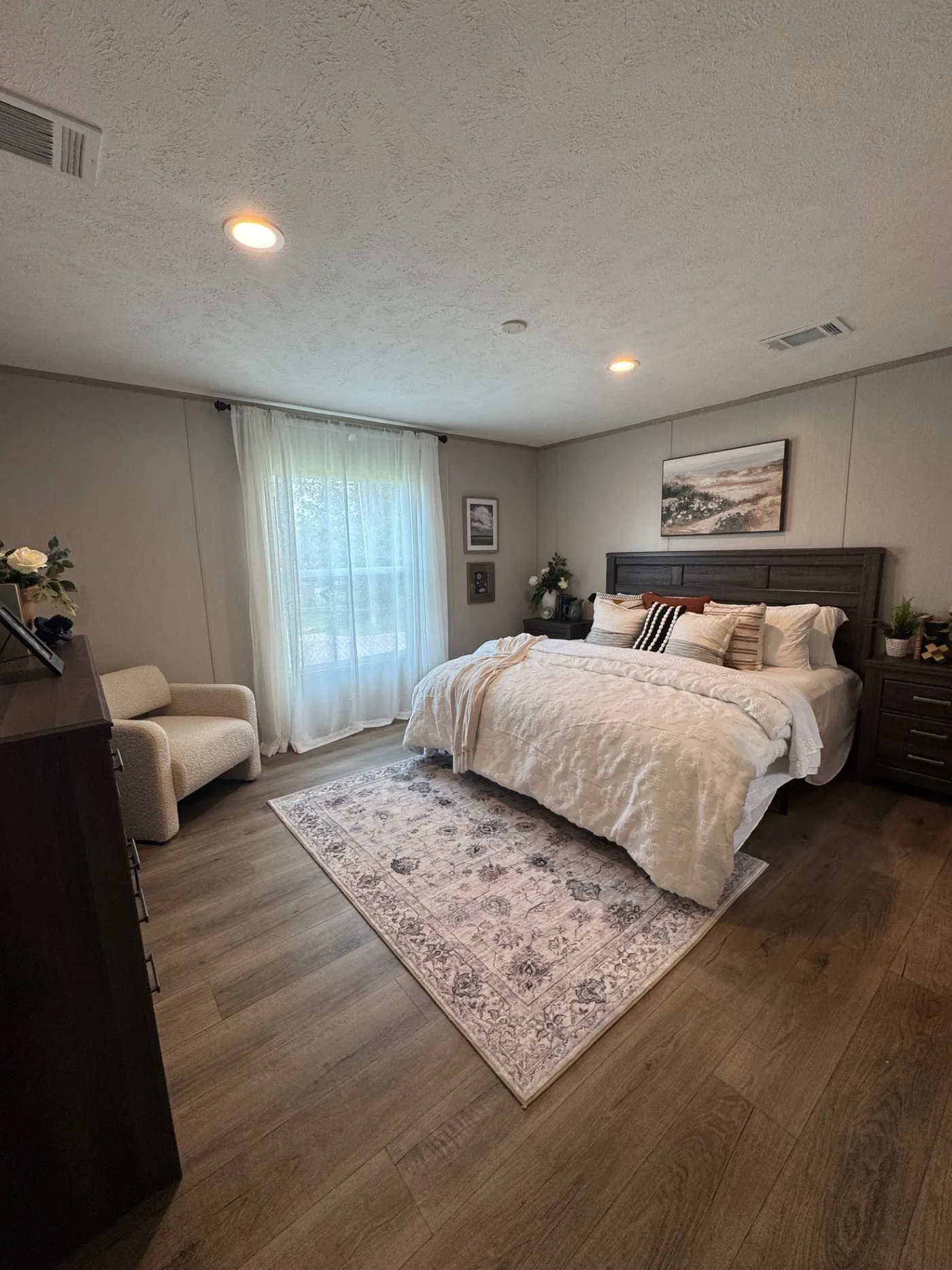 Large primary bedroom