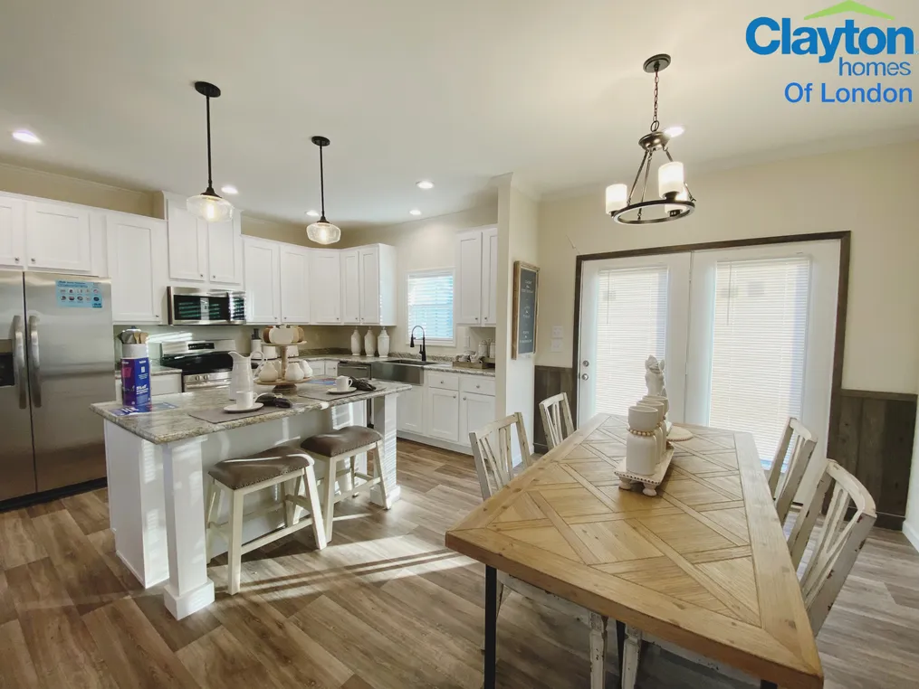 Large Island. Pendant Lights. Dining Area.