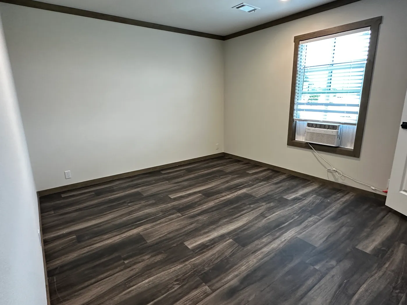 Home on Sale! Tape and Textured, built in fireplace, Quartz Island, Walk in Pantry, Mud Room
