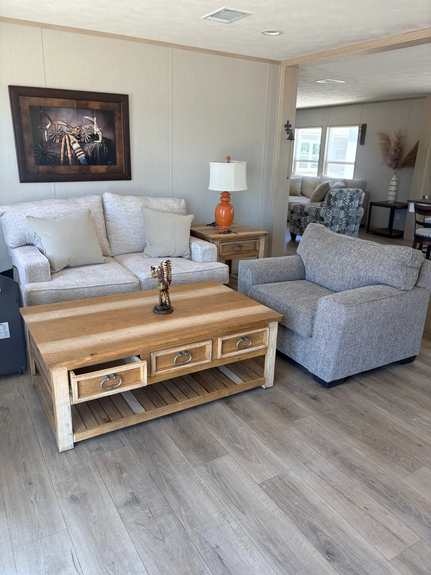 FURNITURE INCLUDED*