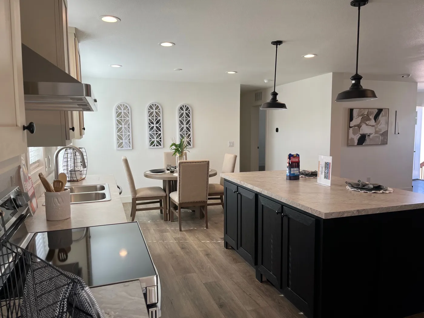 kitchen & Dinning room