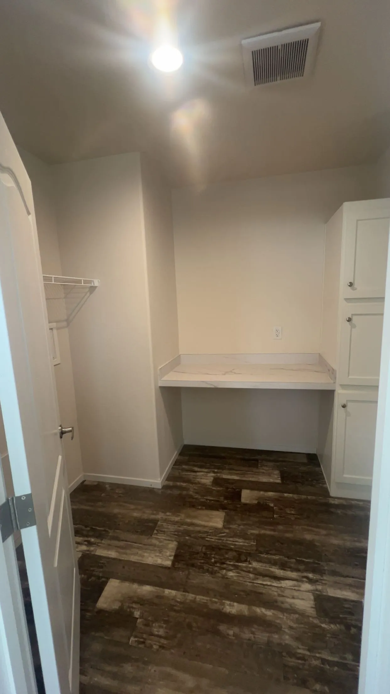 Launrdy room
