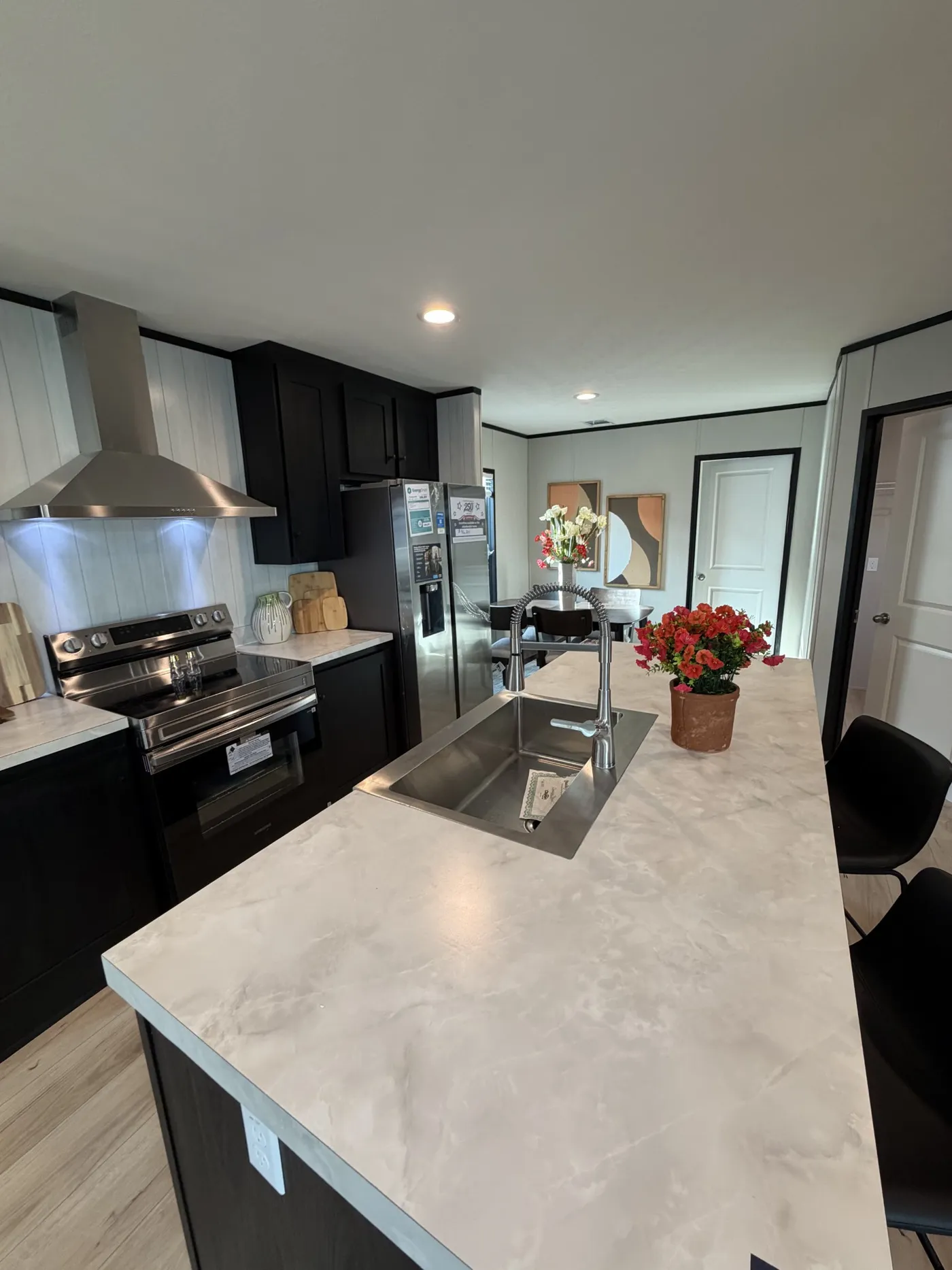 Amazing kitchen full of countertop space and cabinets