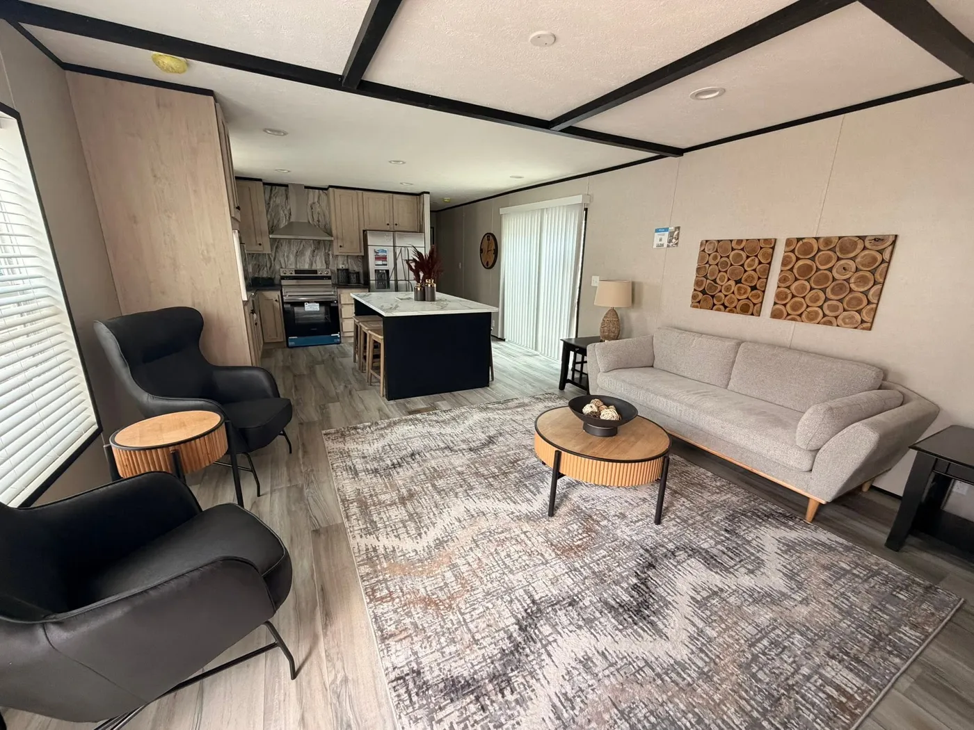 Upgraded Living Room with beautiful furniture package