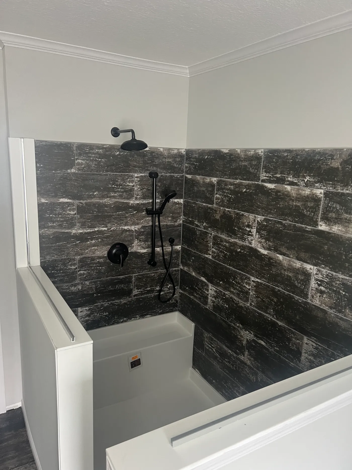 Massive shower!!Handy if you need to wash your horse ??