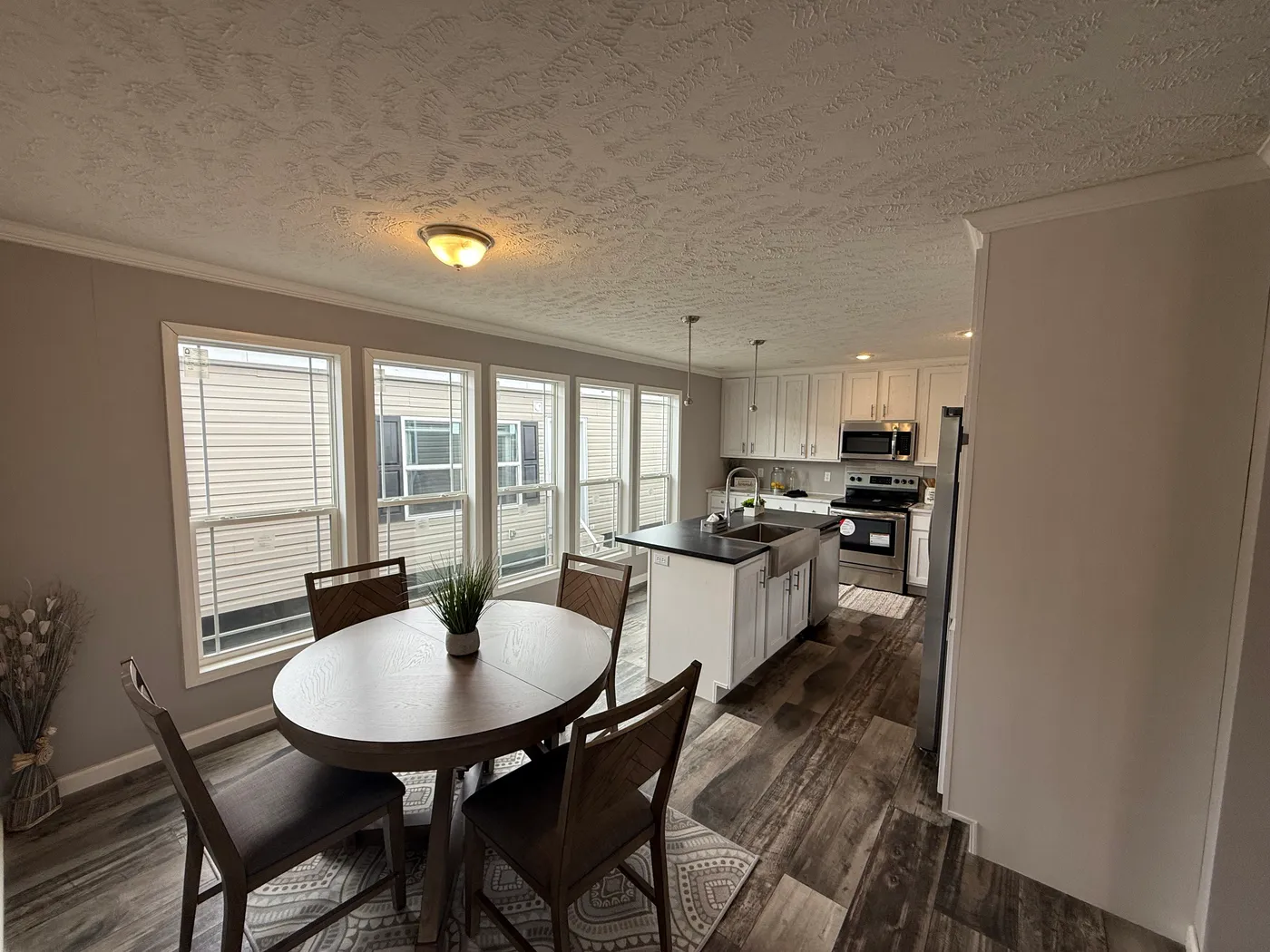 Kitchen and dining area integrated seamlessly