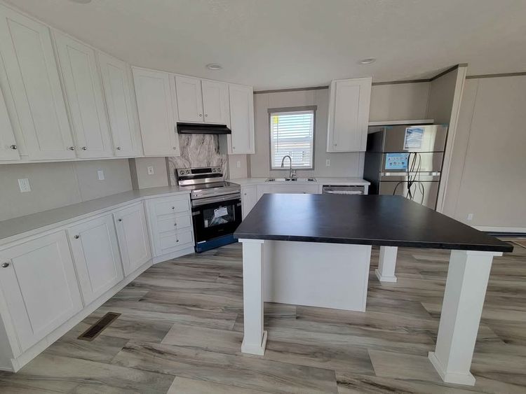 (24) Blazer 76 16X76 3BR 2BA