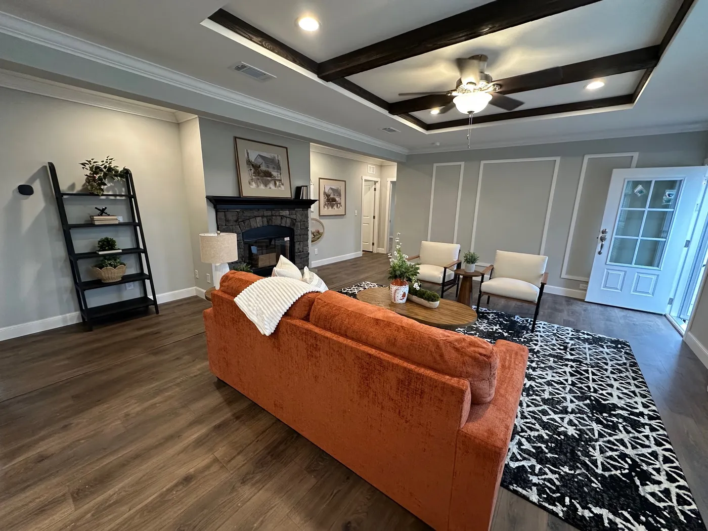 THE VAIL home image