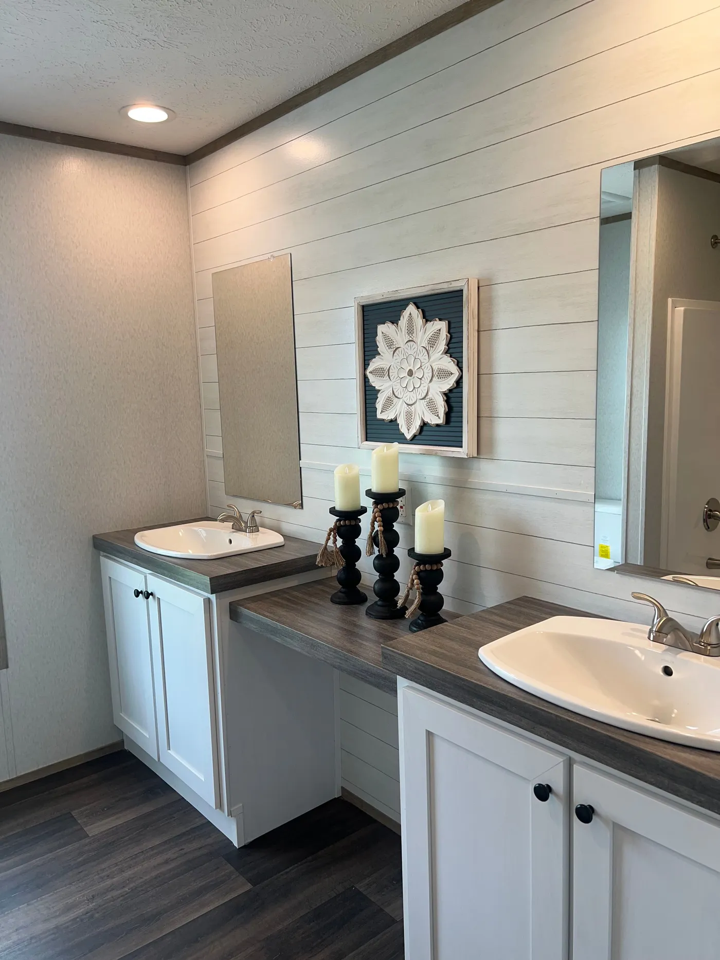 Guest Bathroom with double sinks!! 