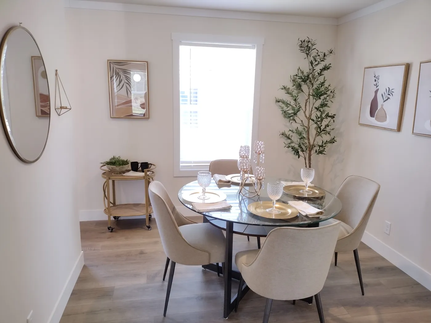 dining room/ playroom/ craft room
