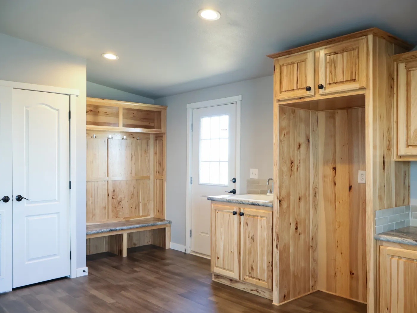 Utility room with office/ hobby space attached