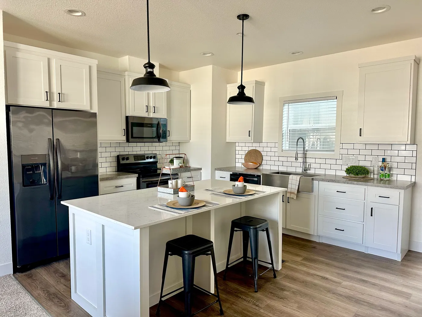 WAYLON home image
