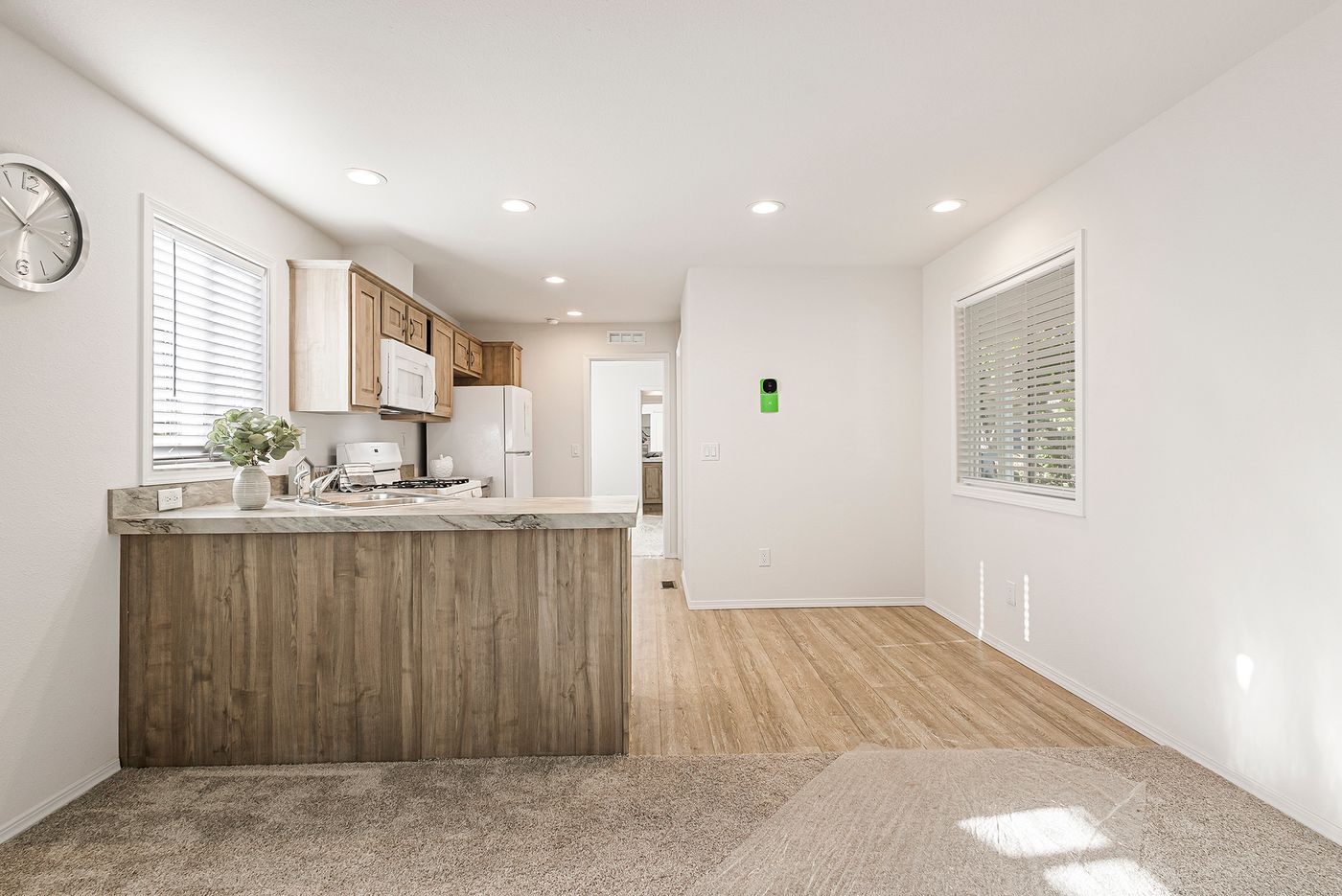 Kitchen & Dining Area