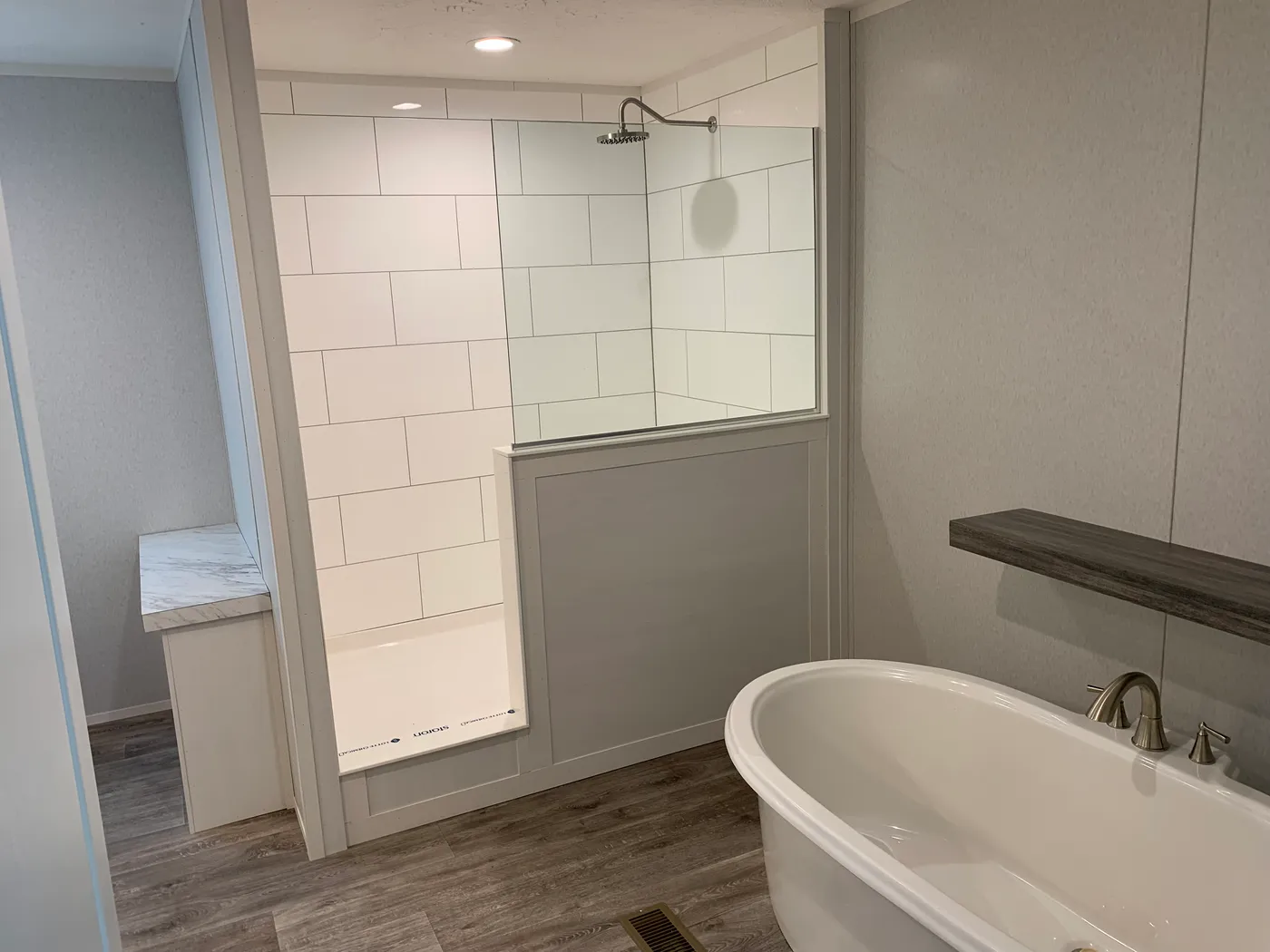 Huge 6ft. Shower