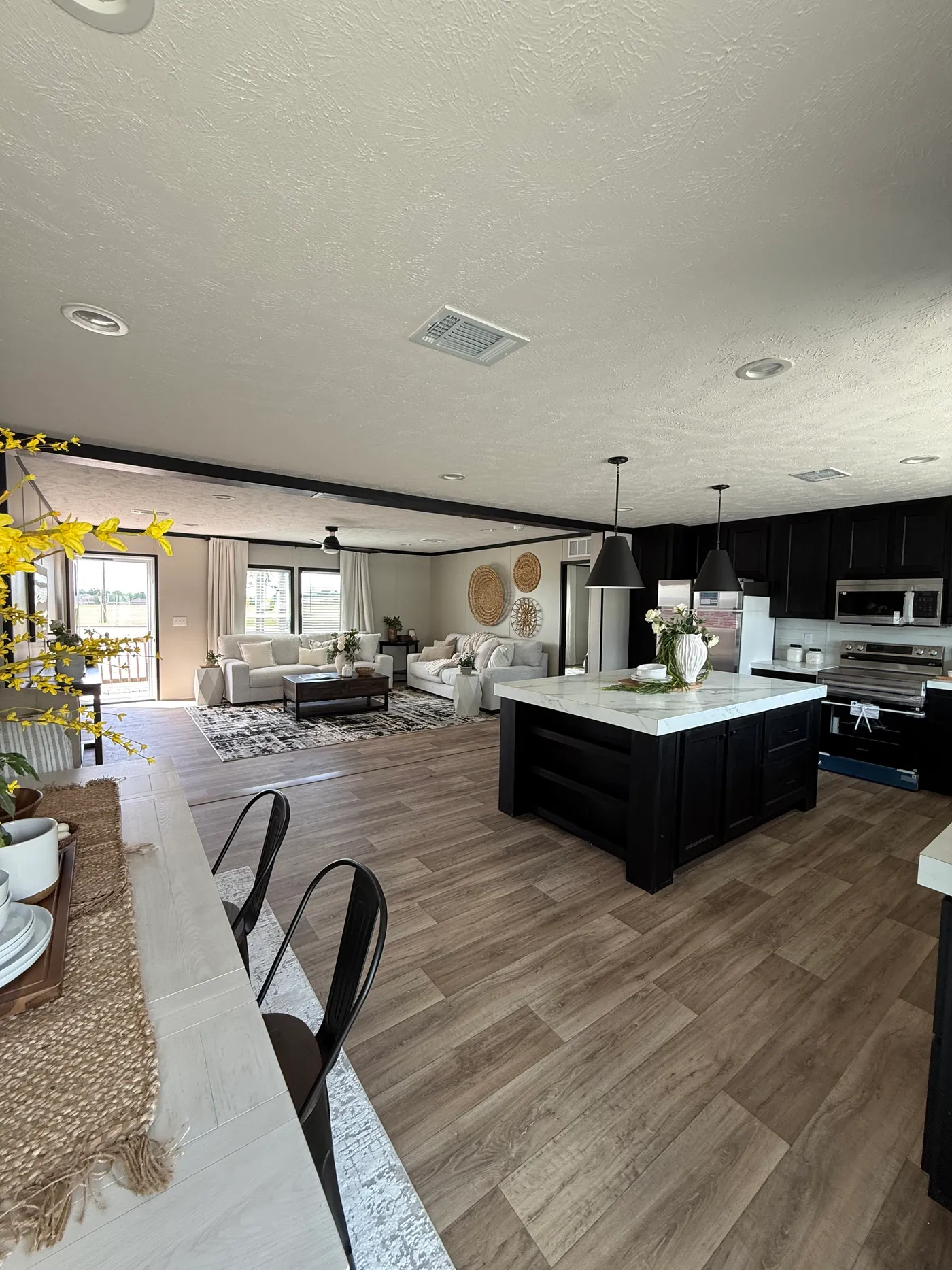 Kitchen Overview 
