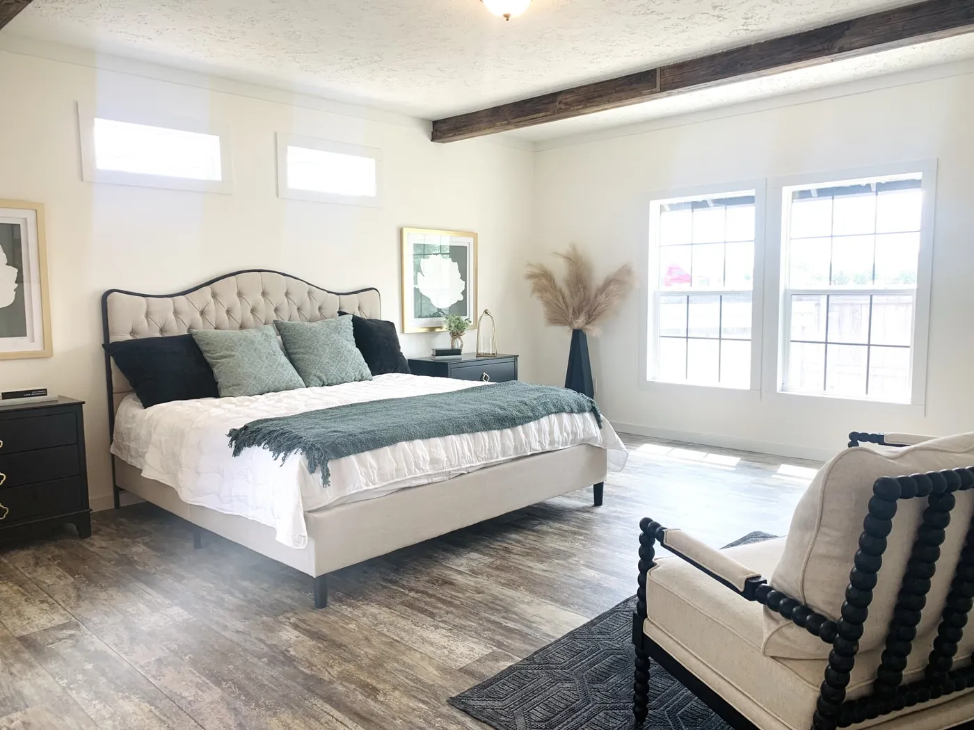 Master Bedroom 1/3