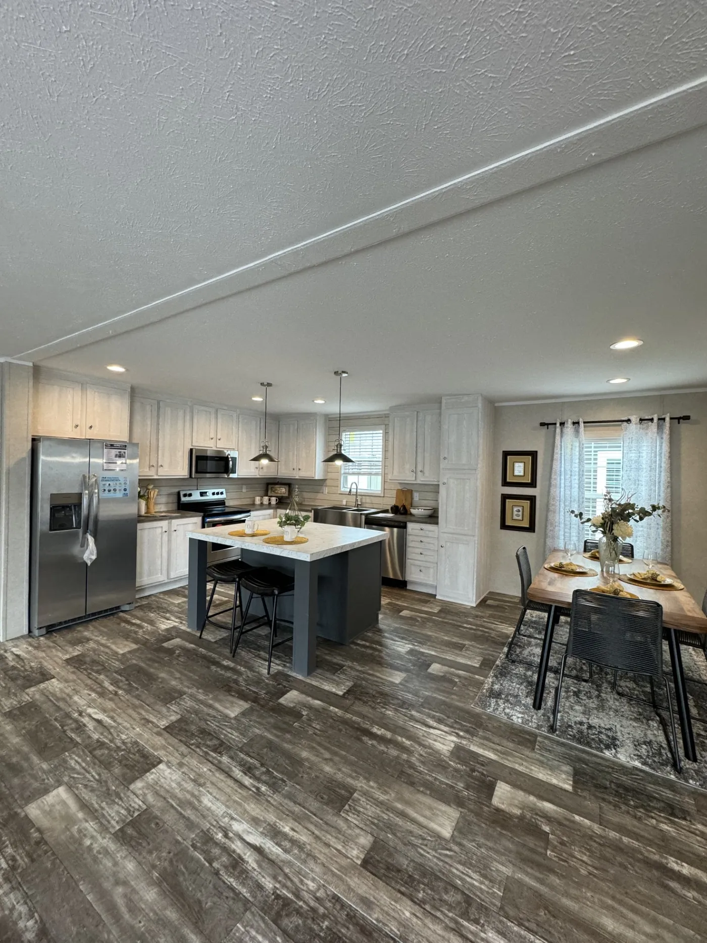 ULTRA PRO HERCULES 28X68 3BR home image