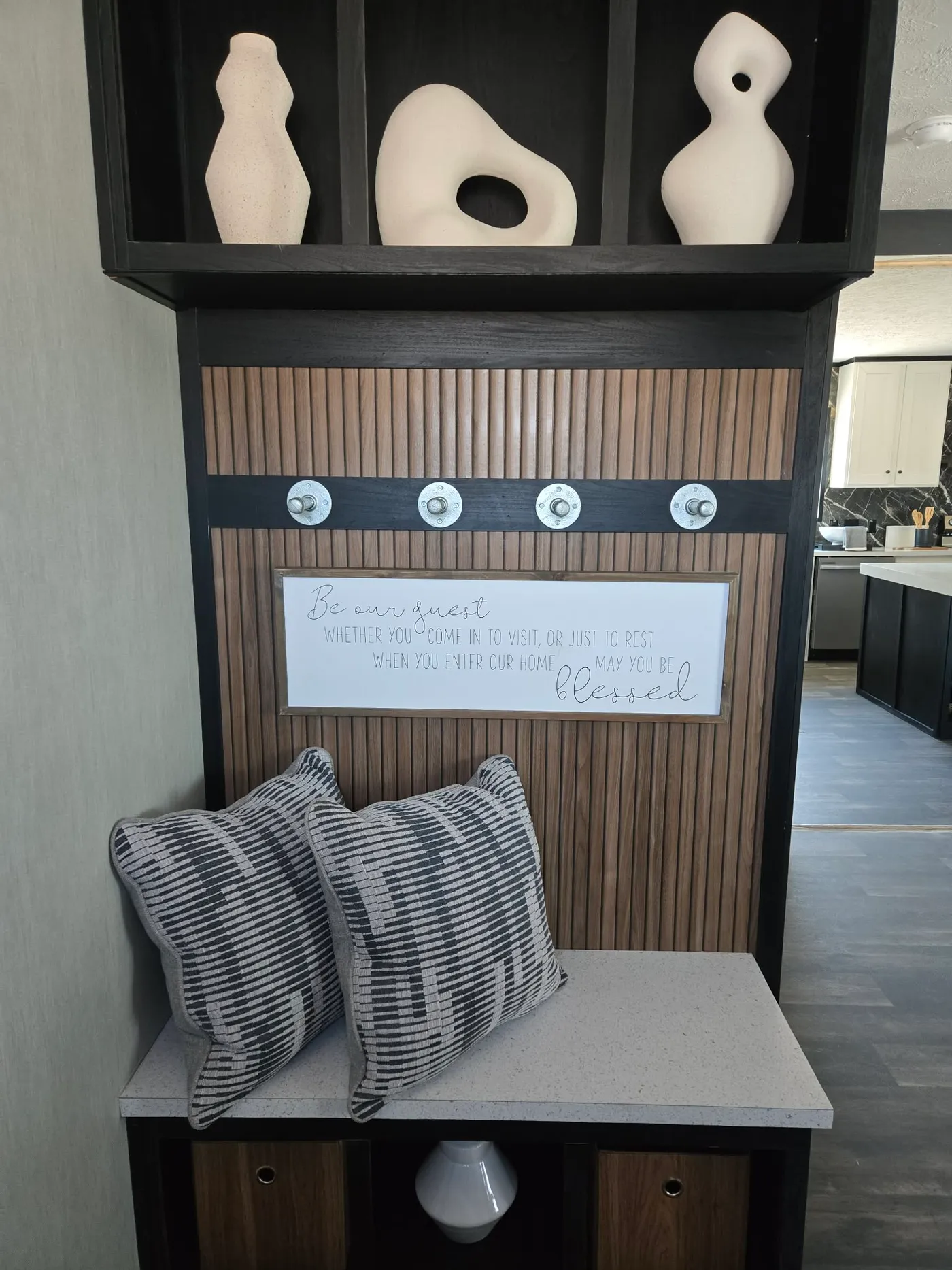 THE SHORELINE home image