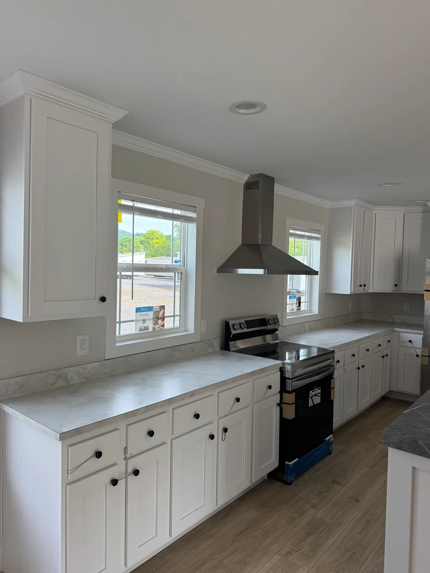 Kitchen. 13 ft of countertop space. 