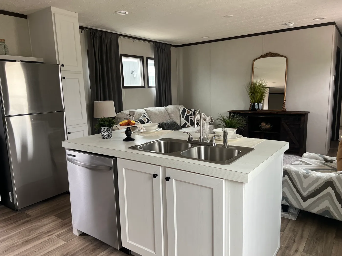 Beautiful manufactured home kitchen. Best deals and prices on affordable, quality, Clayton Built manufactured home in texas.